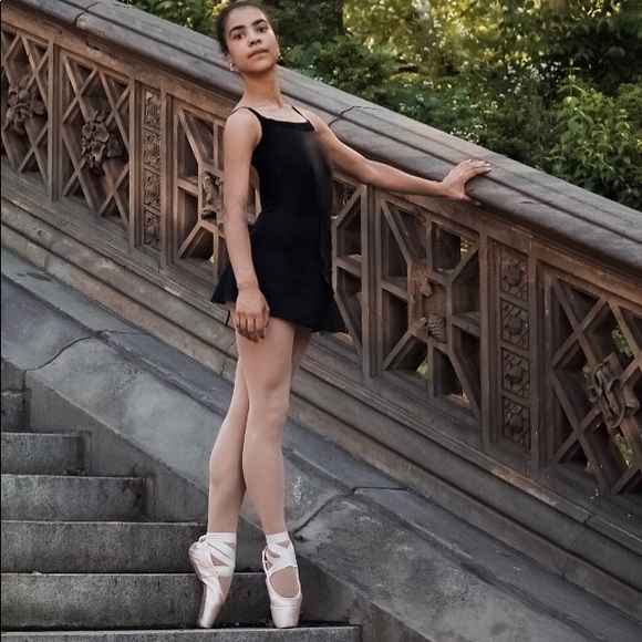 Meet your Posher, Lena - Picture 1 of 1